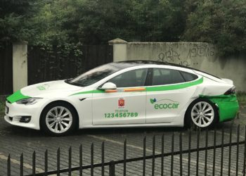 Tesla Model S korporacji EcoCar - została rozbita