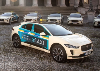 Monachium z nowymi taksówkami - 10 szt Jaguar I-PACEa